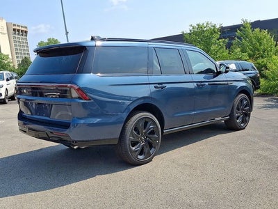 2027 Lincoln Navigator Reserve