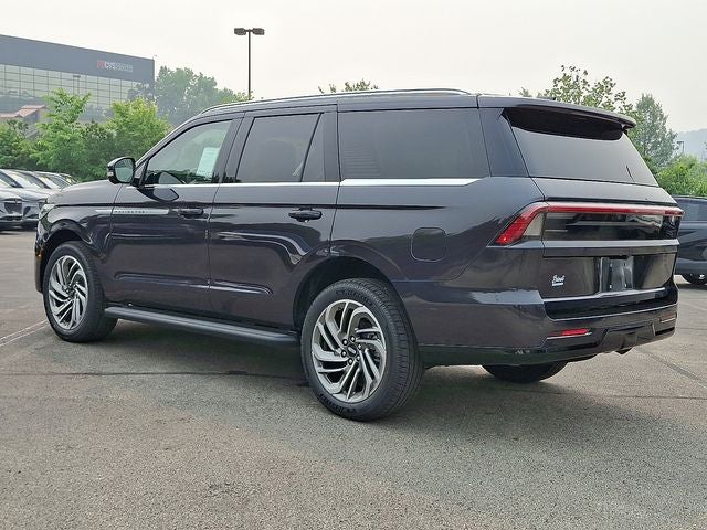 2027 Lincoln Navigator Premiere