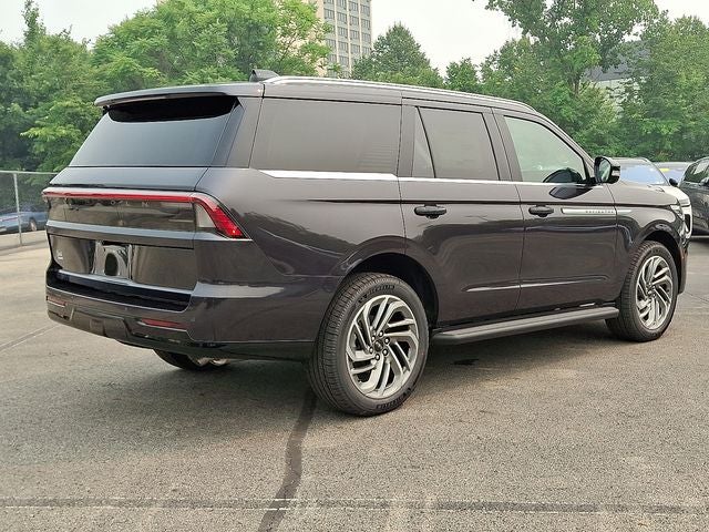 2027 Lincoln Navigator Premiere