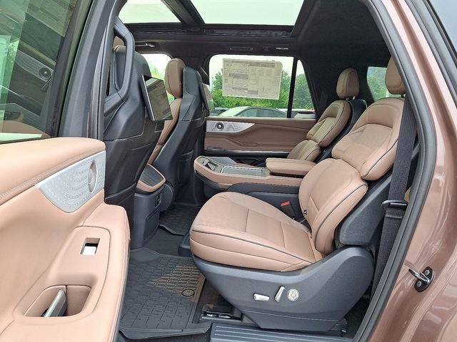 2027 Lincoln Navigator L Black Label