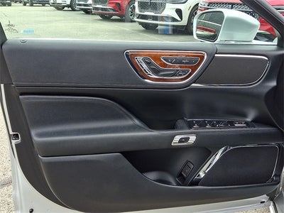 2017 Lincoln Continental Select Plus w/2.7L Engine, Massage seats