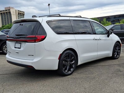 2026 Chrysler Pacifica Limited