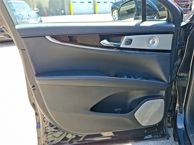 2022 Lincoln Nautilus Reserve AWD w/202a