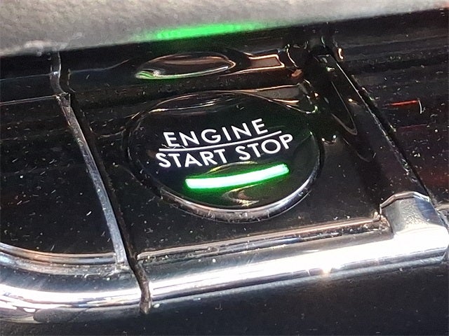 2022 Lincoln Nautilus Reserve AWD w/202a