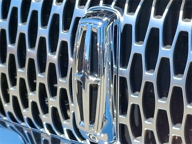 2022 Lincoln Nautilus Reserve AWD w/202a