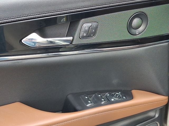 2023 Lincoln Nautilus Reserve AWD w/Luxury Pkg