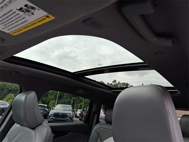 2022 Lincoln Nautilus Reserve AWD w/2.7L