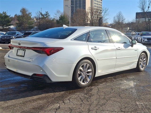 2019 Toyota Avalon Hybrid XLE Plus