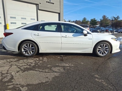 2019 Toyota Avalon Hybrid XLE Plus
