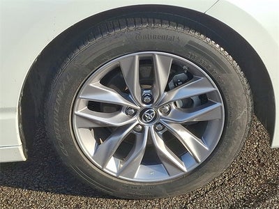 2019 Toyota Avalon Hybrid XLE Plus