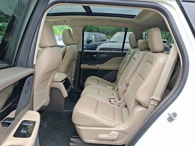 2023 Lincoln Aviator Reserve AWD w/201a, Illumination/Jet Package