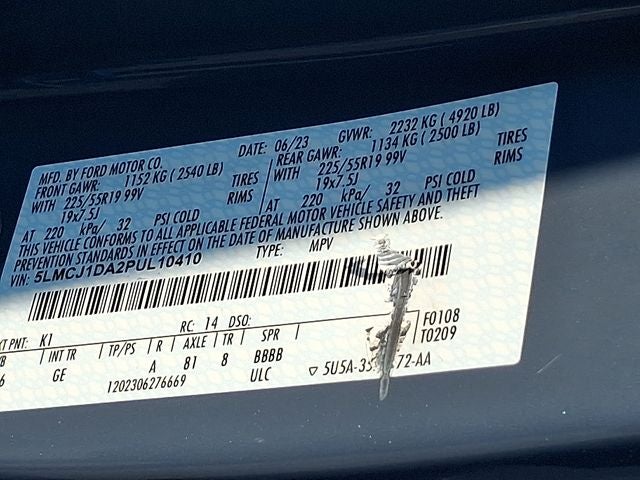 2023 Lincoln Corsair Standard AWD w/101a, Panoramic Roof