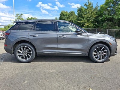 2023 Lincoln Corsair Standard AWD w/102A