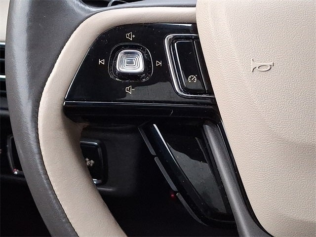 2022 Lincoln Corsair Reserve AWD w/Elements Pkg, Panoramic Sunroof