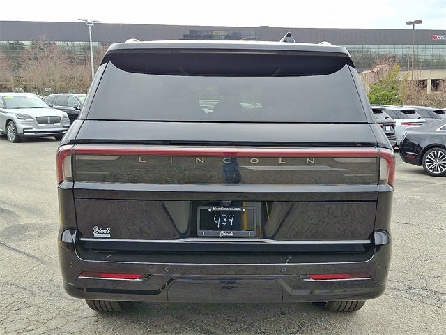 2025 Lincoln Navigator Reserve 4x4 w/202a