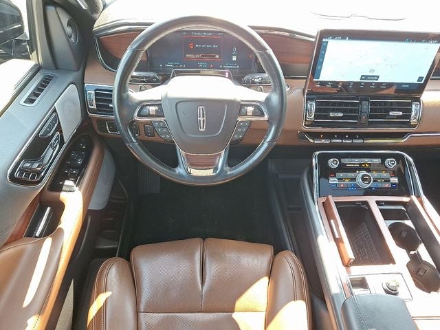 2023 Lincoln Navigator Reserve 4x4 w/201a, Monochromatic Package