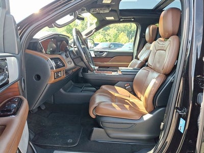 2023 Lincoln Navigator Reserve 4x4 w/201a, Monochromatic Package
