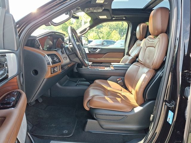 2023 Lincoln Navigator Reserve 4x4 w/201a, Monochromatic Package