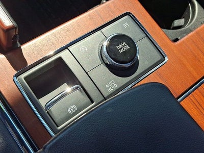 2023 Lincoln Navigator Reserve 4x4 w/201a, Monochromatic Package