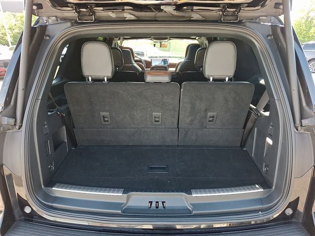 2023 Lincoln Navigator Reserve 4x4 w/201a, Monochromatic Package