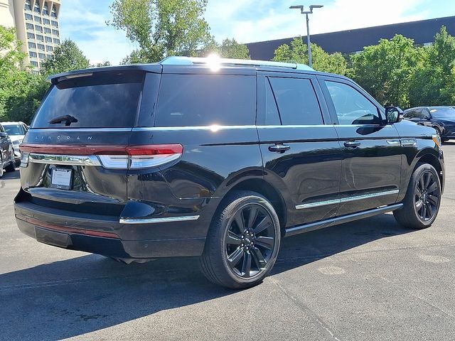 2023 Lincoln Navigator Reserve 4x4 w/201a, Monochromatic Package