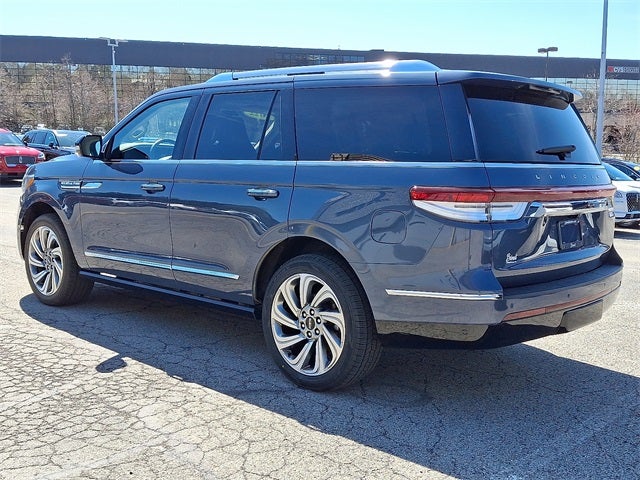 2022 Lincoln Navigator Reserve 4x4 w/201a