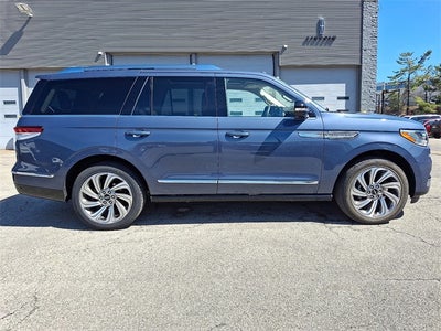 2022 Lincoln Navigator Reserve 4x4 w/201a