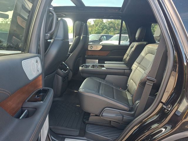 2022 Lincoln Navigator Black Label