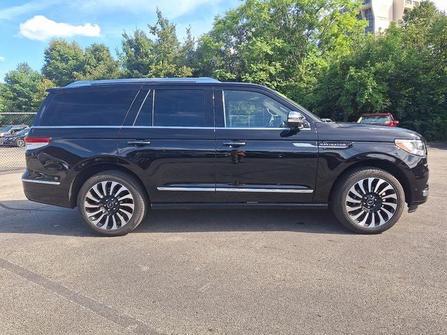 2022 Lincoln Navigator Black Label