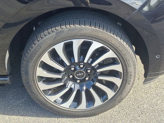 2022 Lincoln Navigator Black Label