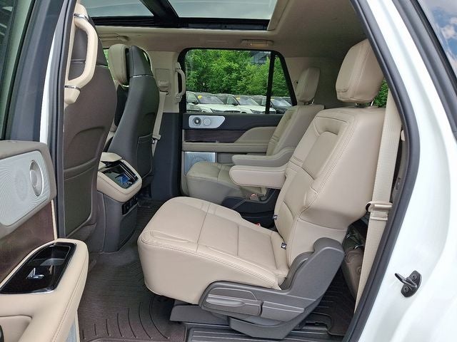 2024 Lincoln Navigator L Reserve 4x4 w/Monochromatic/Heavy Duty Tow Pkgs