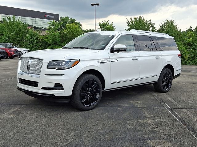 2024 Lincoln Navigator L Reserve 4x4 w/Monochromatic/Heavy Duty Tow Pkgs