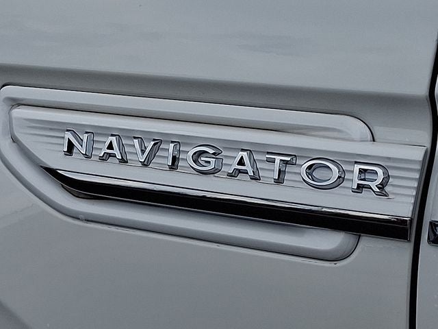 2024 Lincoln Navigator L Reserve 4x4 w/Monochromatic/Heavy Duty Tow Pkgs