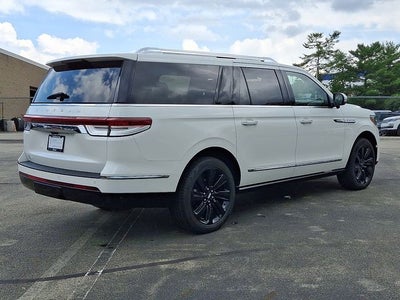 2024 Lincoln Navigator L Reserve 4x4 w/Monochromatic/Heavy Duty Tow Pkgs