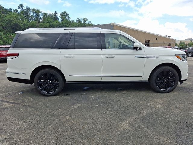 2024 Lincoln Navigator L Reserve 4x4 w/Monochromatic/Heavy Duty Tow Pkgs