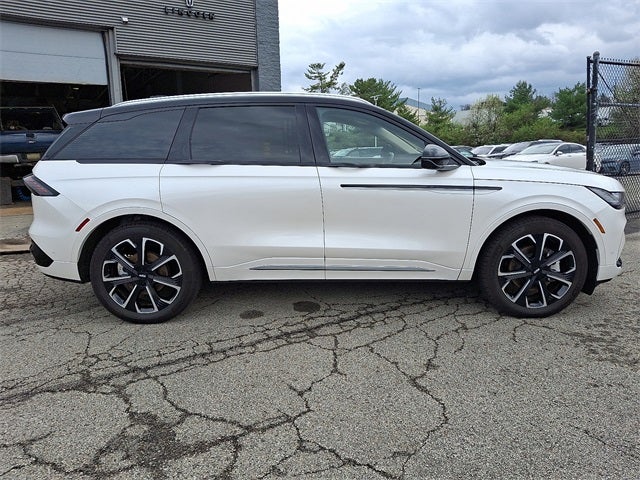 2024 Lincoln Nautilus Reserve AWD w/203a