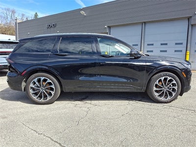 2025 Lincoln Nautilus Reserve AWD w/202a