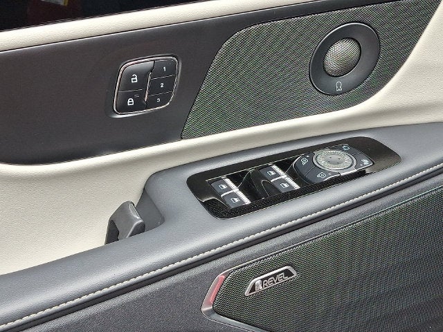 2024 Lincoln Nautilus Reserve AWD w/202a