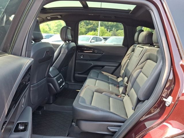 2025 Lincoln Nautilus Reserve AWD w/202a, Jet Appearance Package
