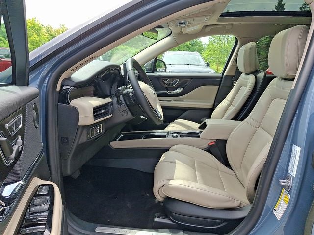 2025 Lincoln Corsair Plug-In Hybrid Grand Touring AWD w/302a, Perfect Position Seats, Tow Pkg