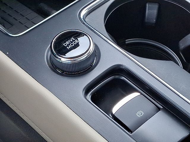 2025 Lincoln Corsair Plug-In Hybrid Grand Touring AWD w/302a, Perfect Position Seats, Tow Pkg