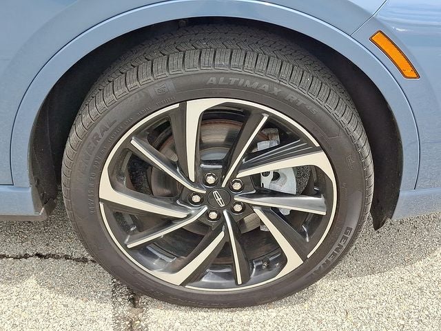 2025 Lincoln Corsair Plug-In Hybrid Grand Touring AWD w/302a, Perfect Position Seats, Tow Pkg