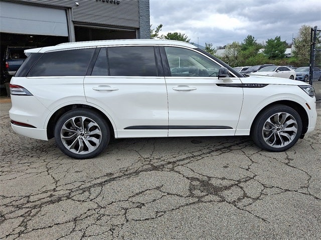 2023 Lincoln Aviator Plug-In Hybrid Grand Touring AWD w/301a