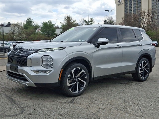 2024 Mitsubishi Outlander SE Black Edition