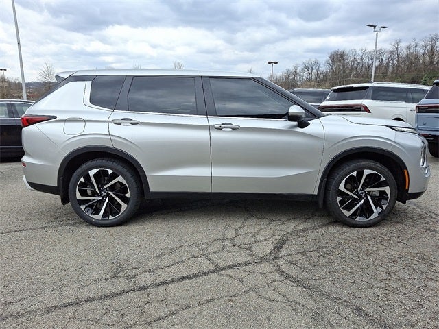 2024 Mitsubishi Outlander SE Black Edition