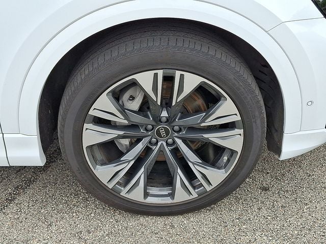 2025 Audi Q8 55 Premium Plus quattro