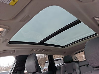 2023 Volvo XC60 B5 Plus Dark Theme