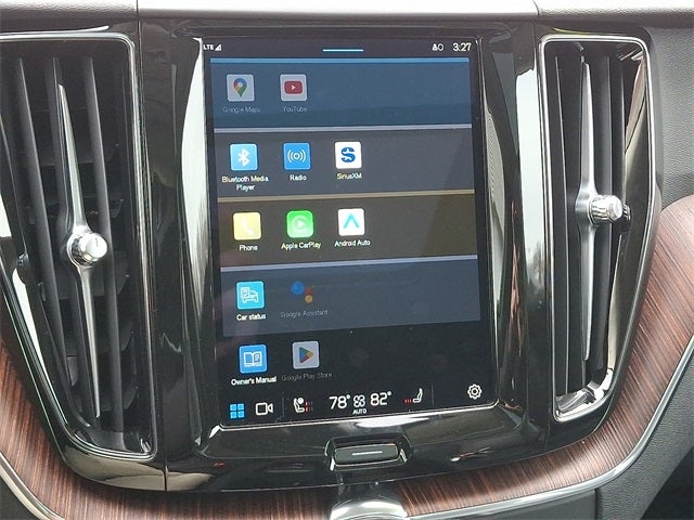 2023 Volvo XC60 B5 Plus Dark Theme