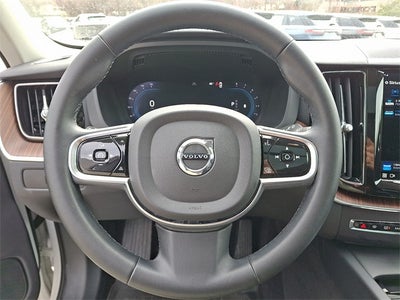 2023 Volvo XC60 B5 Plus Dark Theme
