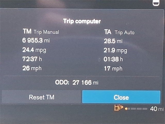 2023 Volvo XC60 B5 Plus Dark Theme